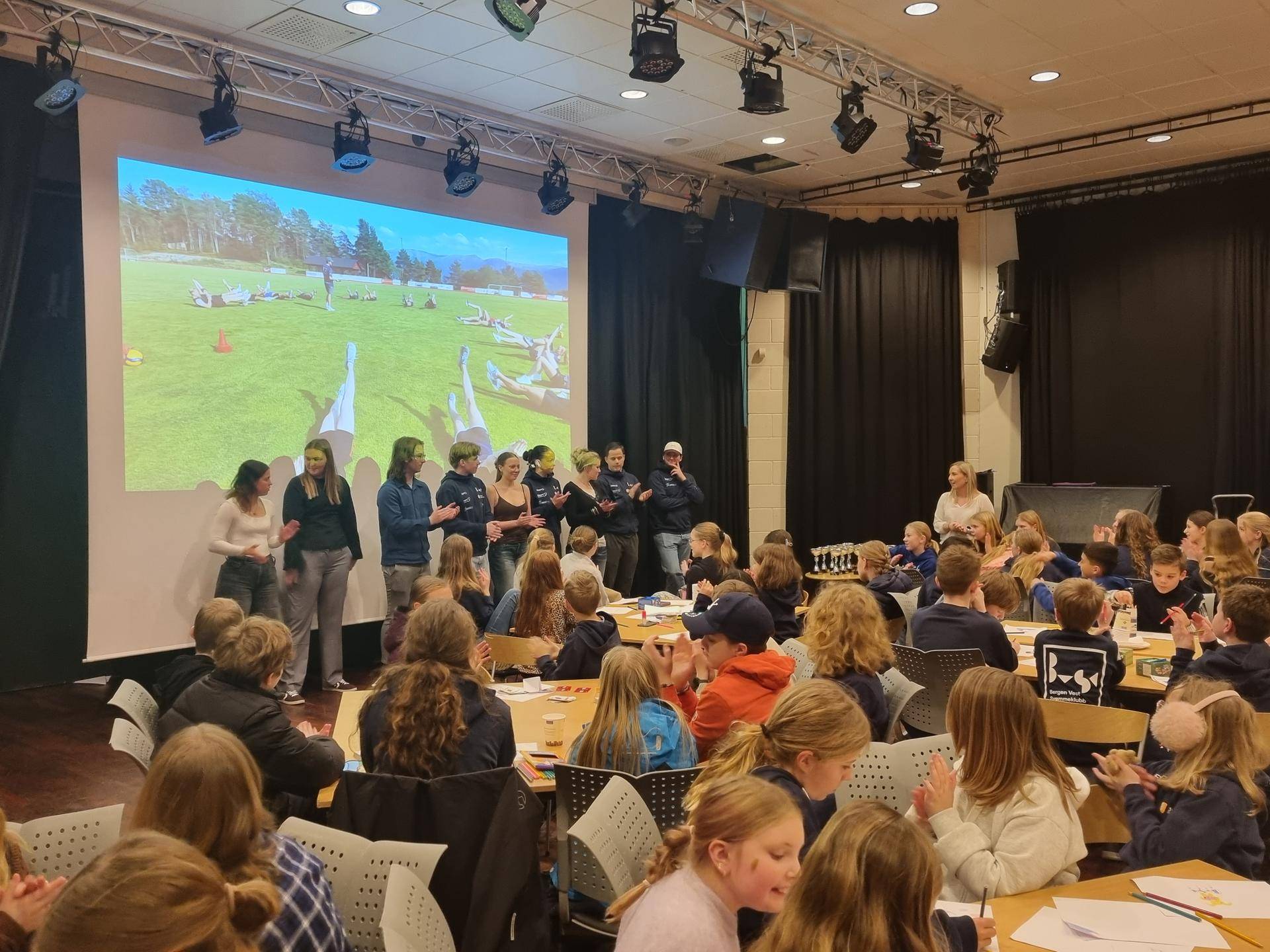 Trenerne blir hyllet