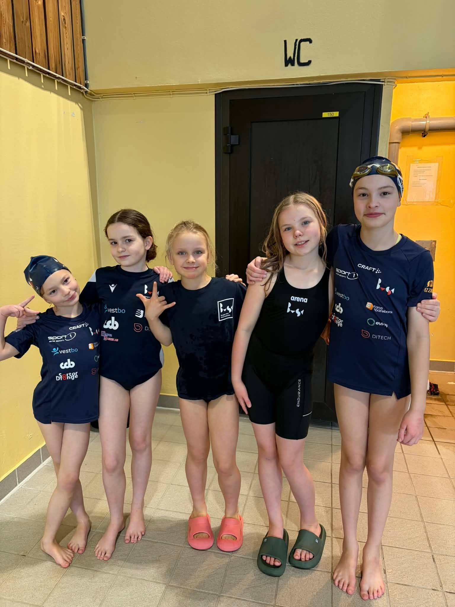 Glade jenter fra Vinterskvetten