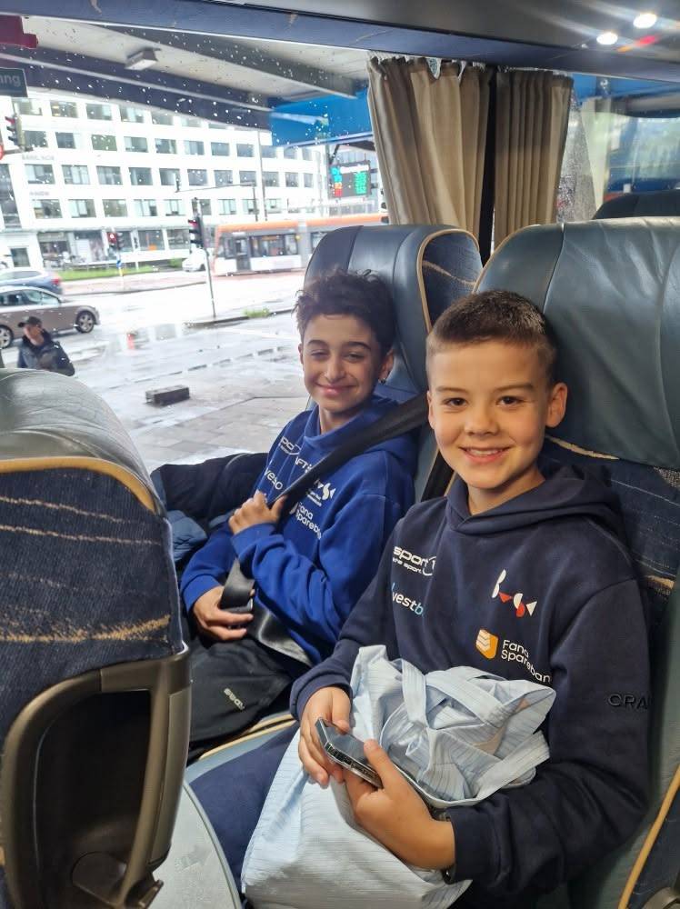 God stemning på bussen