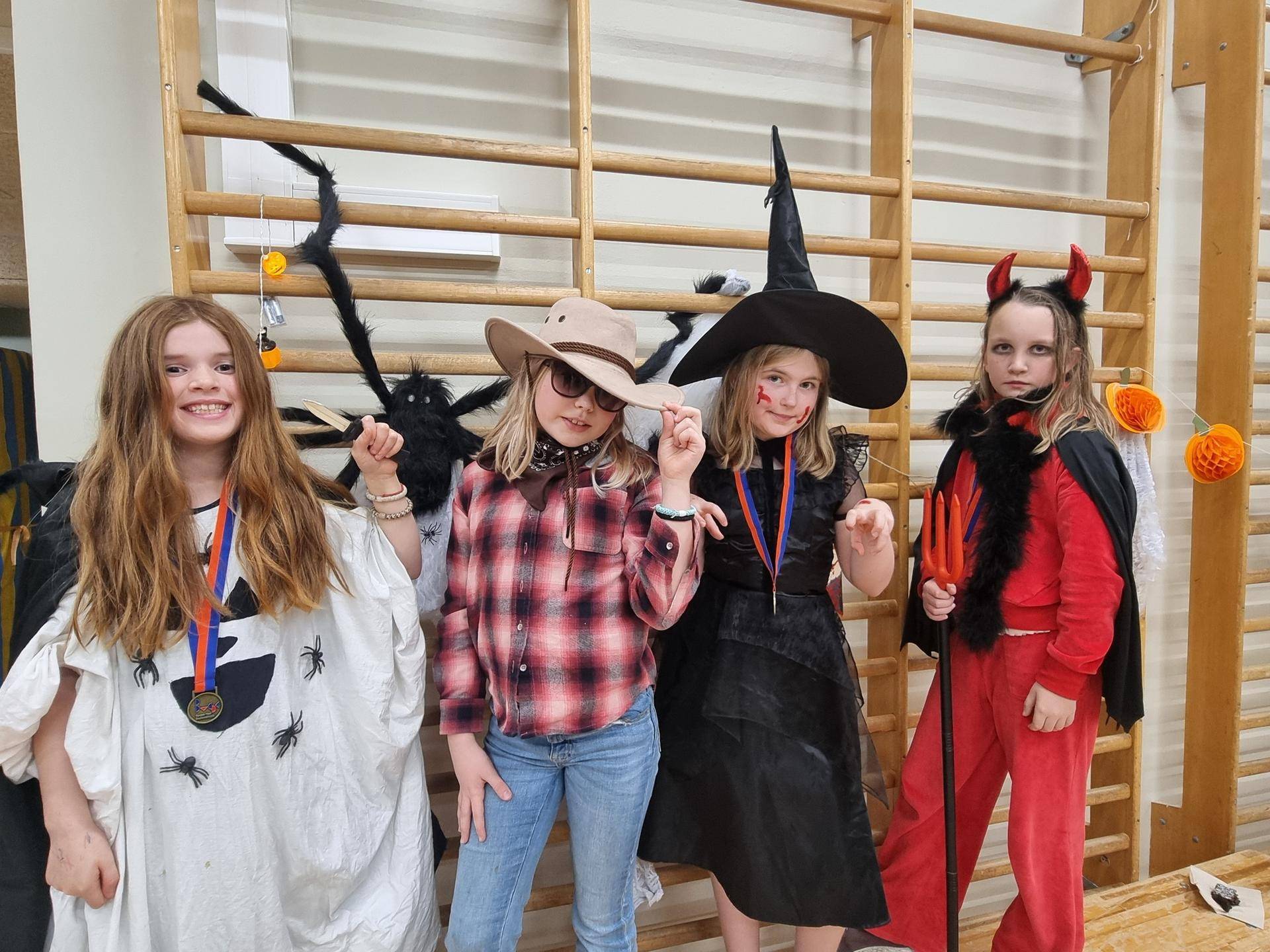 Skumle kostymer på Halloween fest