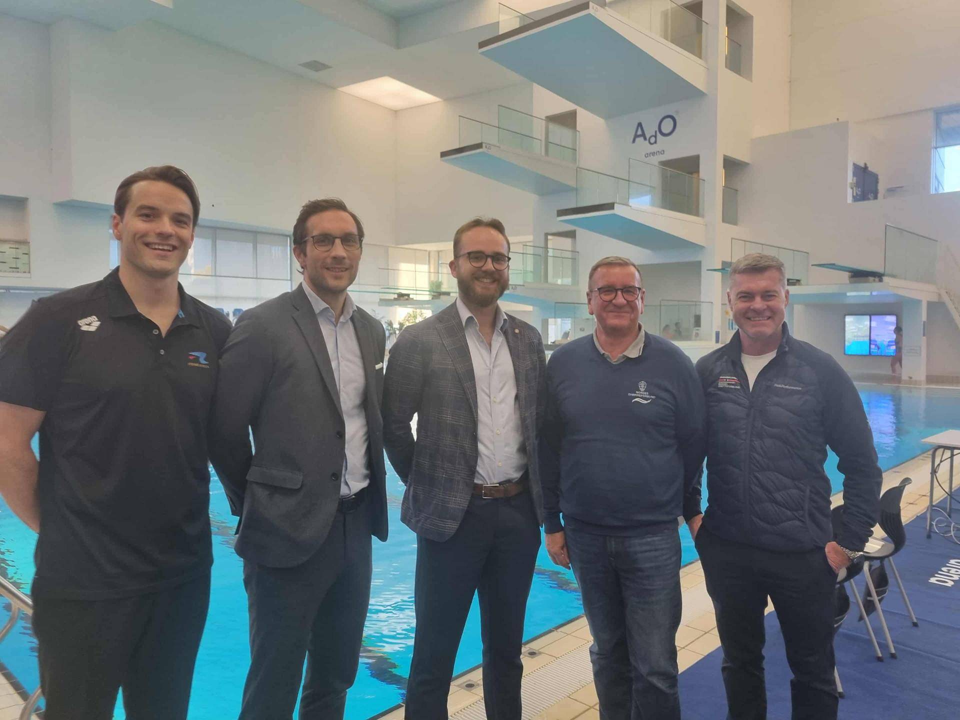 Markus Lie med idrettsbyråd, varaordfører, svømmepresident og daglig leder i IRB