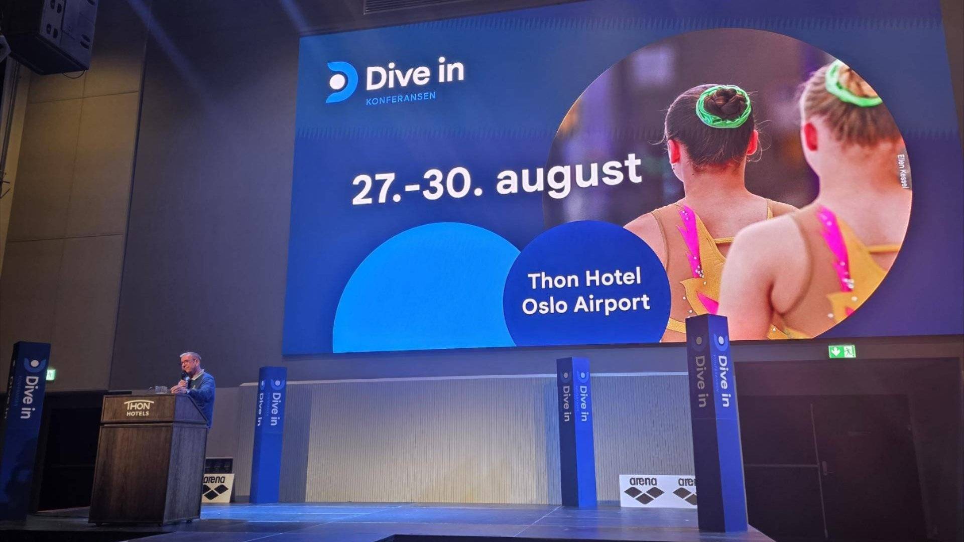 Svømmepresident Cato Bratbakk åpnet Dive in