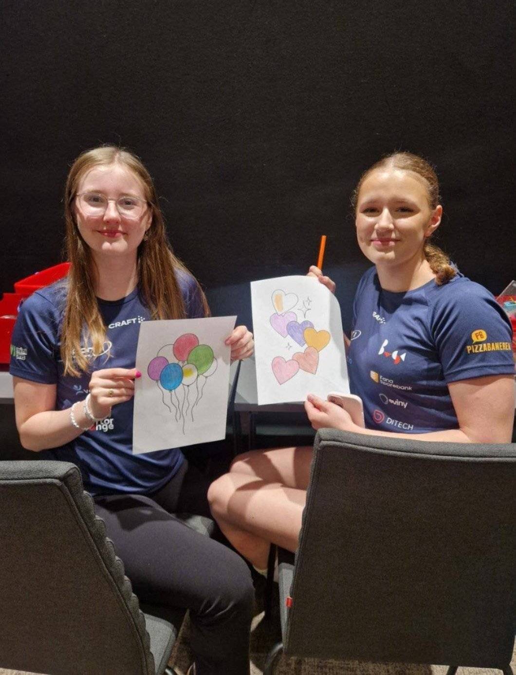 God stemning signert Emma og Annelie